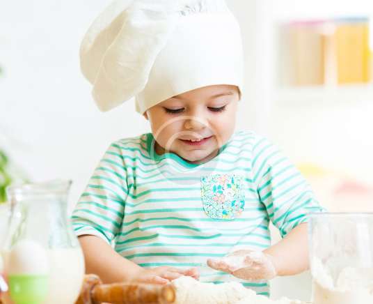 Little cook. Cooking pastries